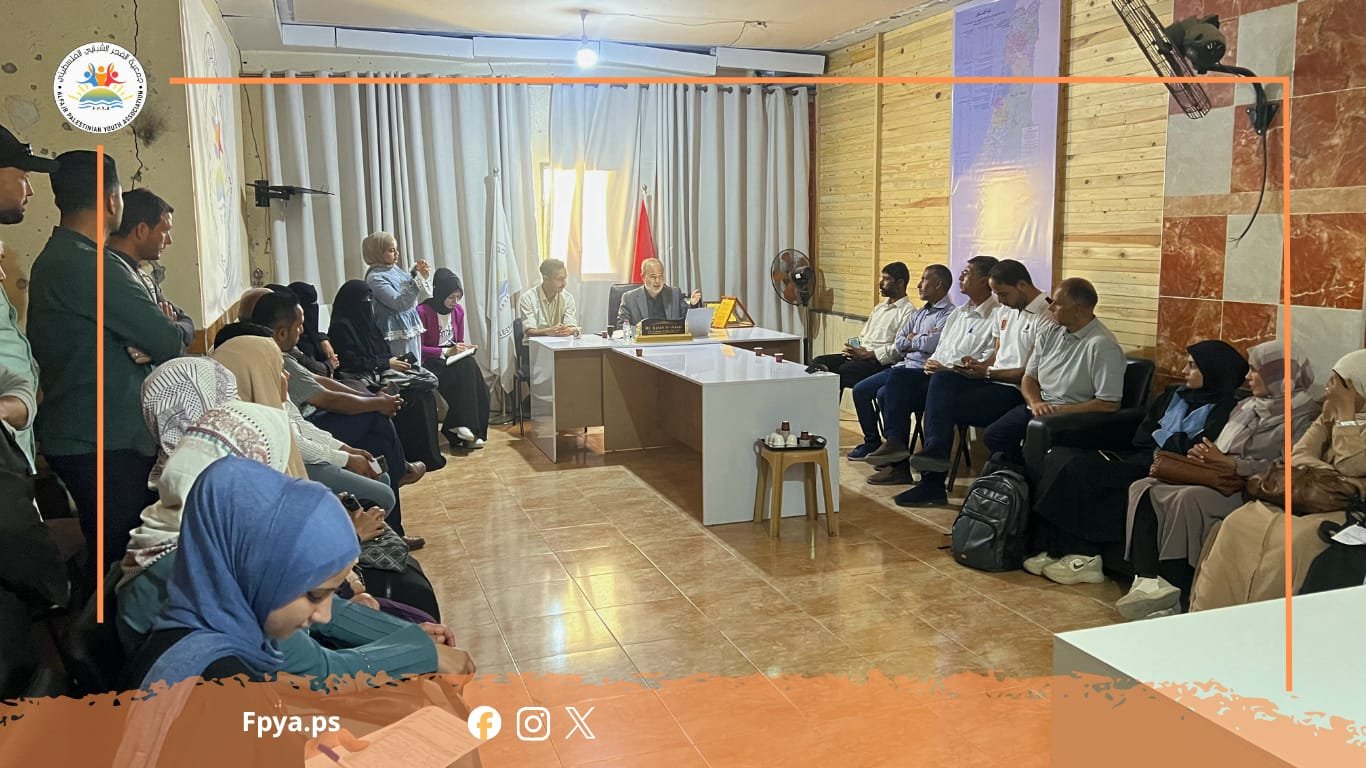 AlFajr Youth Association holds a preparatory meeting to launch a major campaign to support cleanliness in Khan Yunis schools