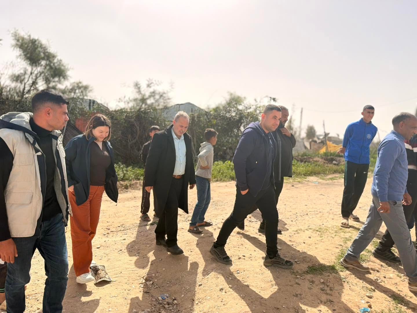 OCHA Delegation Visits Al-Matahin Shelter Centre and Supports Education Initiatives in Khan Younis